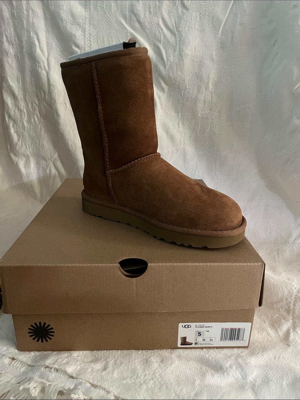 UGG Classic Short Boot - Chestnut Brown